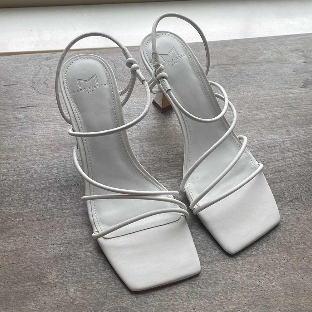 Marc Fisher dareta square toed heels!